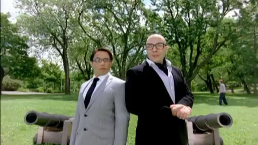 Pub Reitman's "Haute Couture - Frisbee" / Ce que j'ai fait: créatrice des costumes, coordination des tenues, assistante costumière;